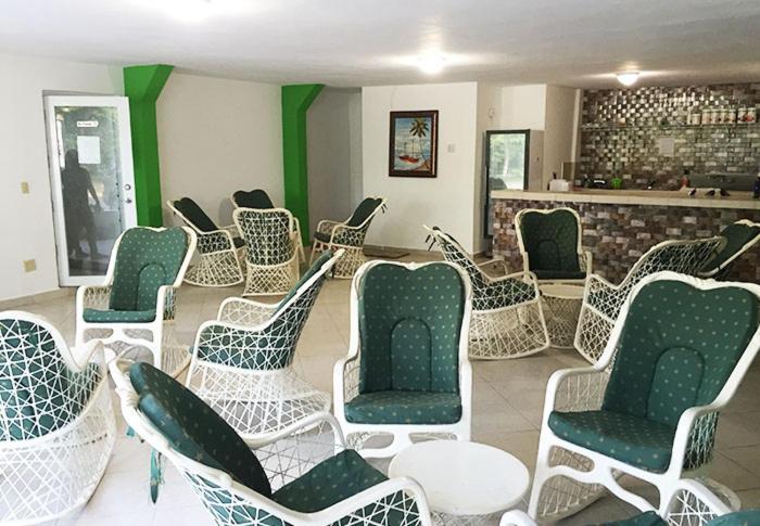 Levimar Guest House Левиттаун Екстериор снимка